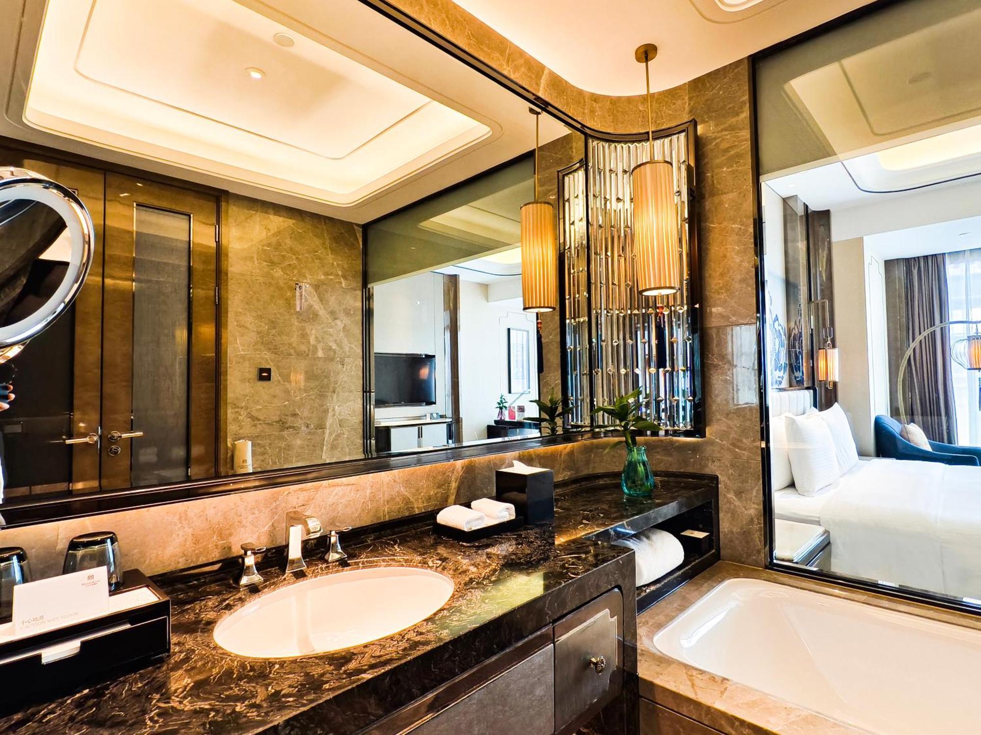 Wanda Vista Kunming Hotel Bagian luar foto
