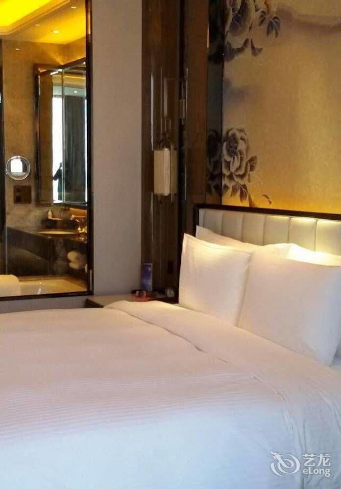 Wanda Vista Kunming Hotel Bagian luar foto